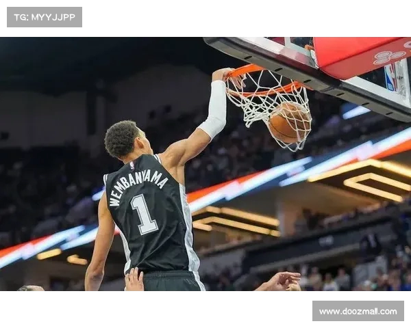 NBA球队文化探析:传统与创新如何塑造球队精神与成功之路 NBA球队文化探析:传统与创新如何塑造球队精神与成功之路
